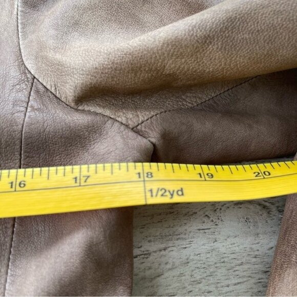 Vince Distressed English Lambskin Leather Jacket Womens Size 6 - Picture 7 of 8